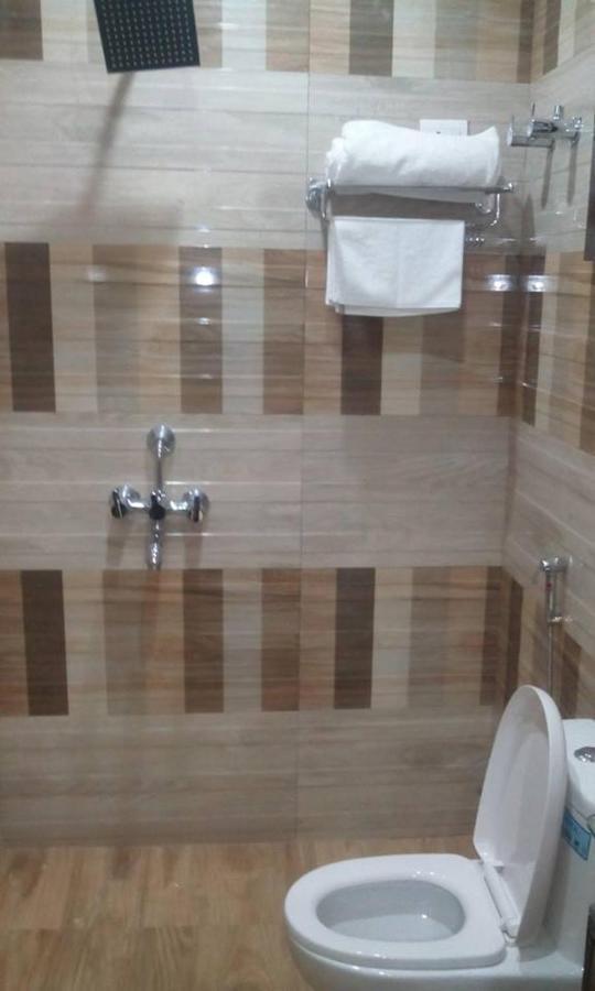 Hotel Ss Grand Lucknow Ngoại thất bức ảnh