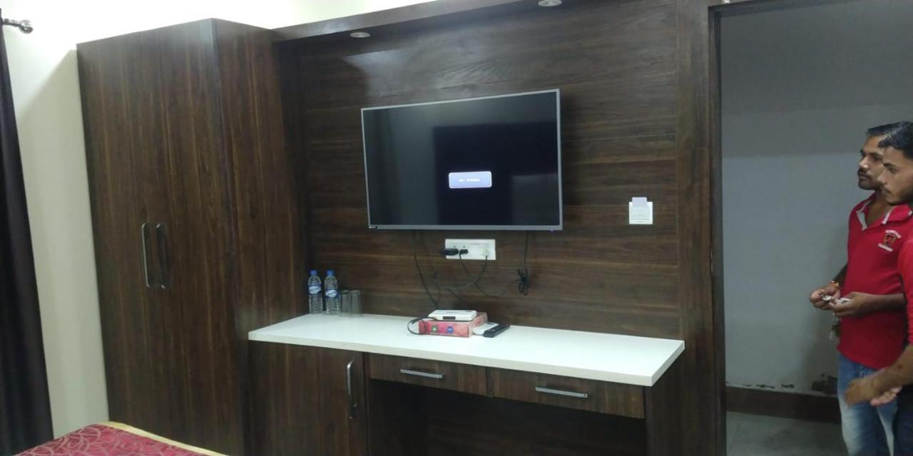 Hotel Ss Grand Lucknow Ngoại thất bức ảnh