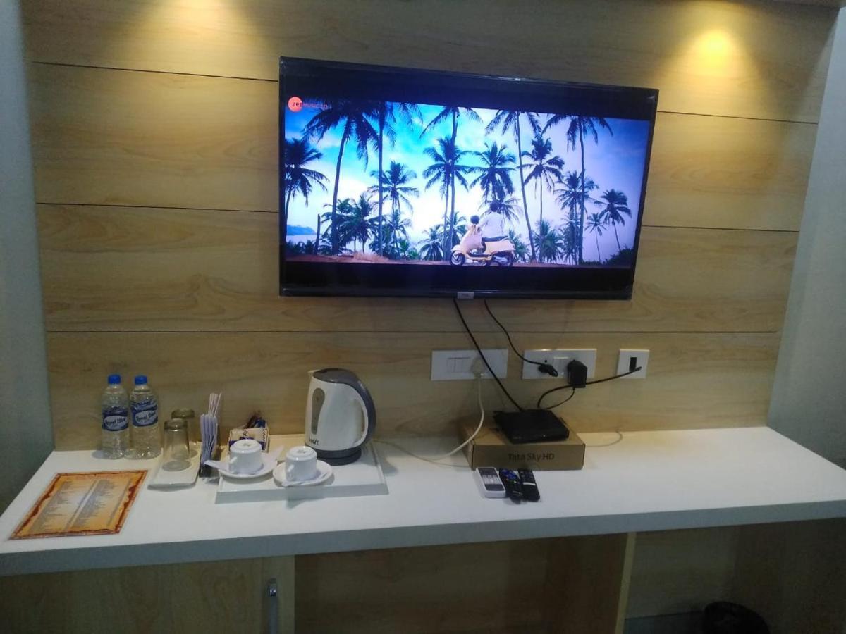 Hotel Ss Grand Lucknow Ngoại thất bức ảnh