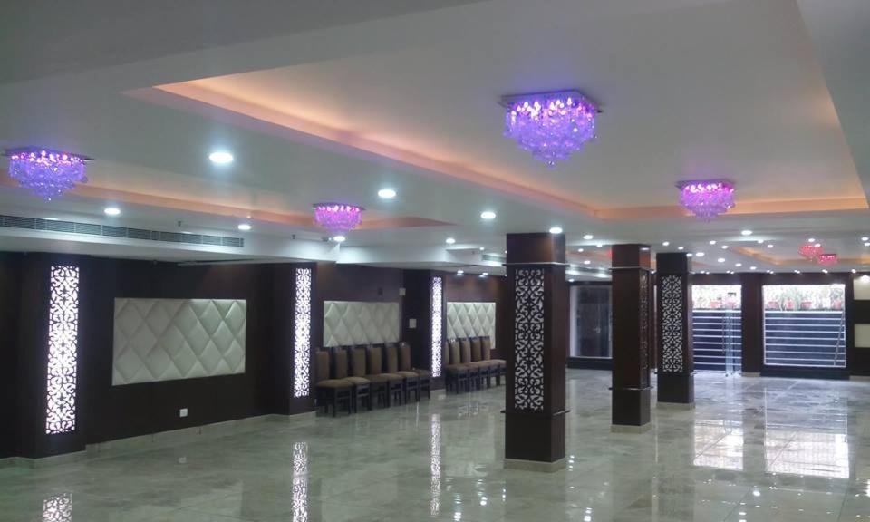 Hotel Ss Grand Lucknow Ngoại thất bức ảnh