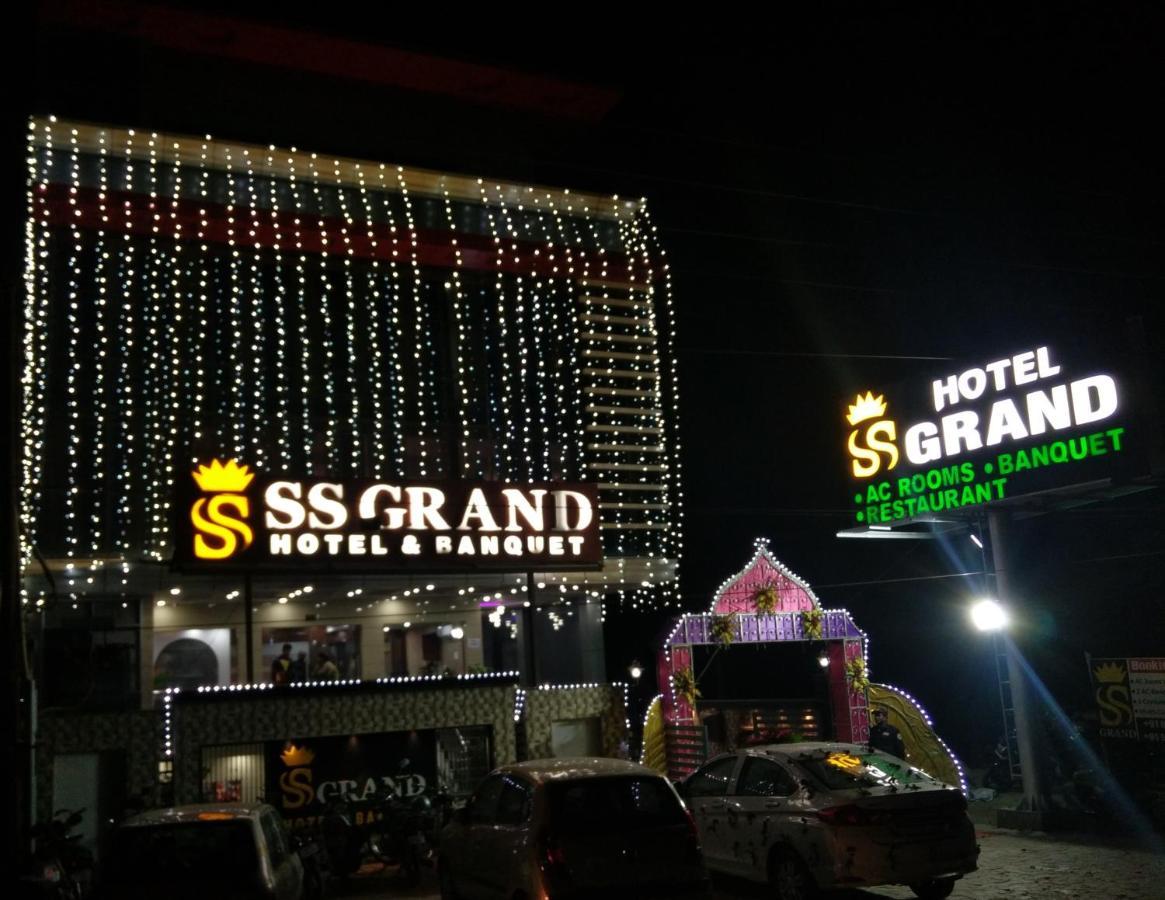 Hotel Ss Grand Lucknow Ngoại thất bức ảnh