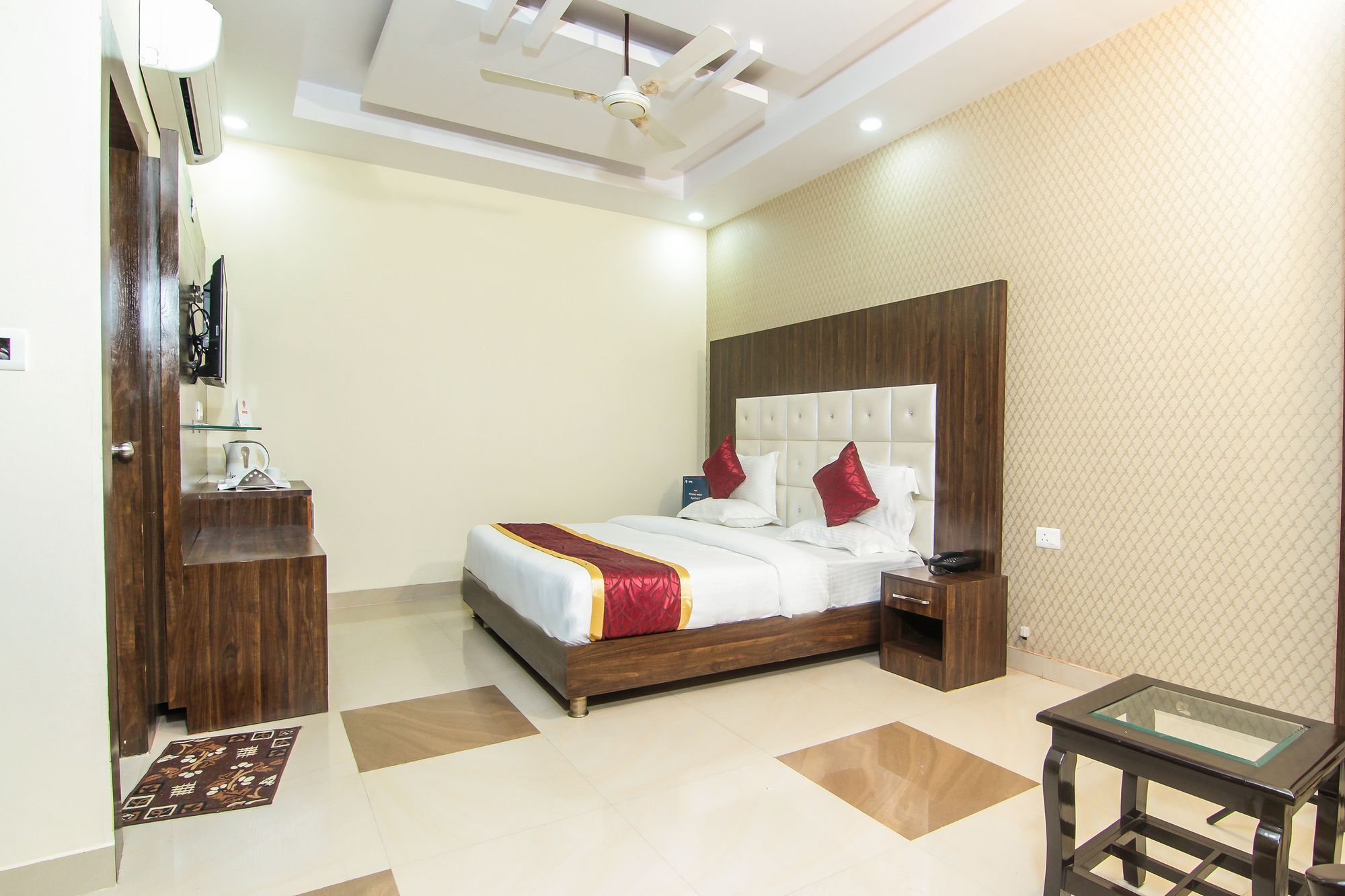 Hotel Ss Grand Lucknow Ngoại thất bức ảnh