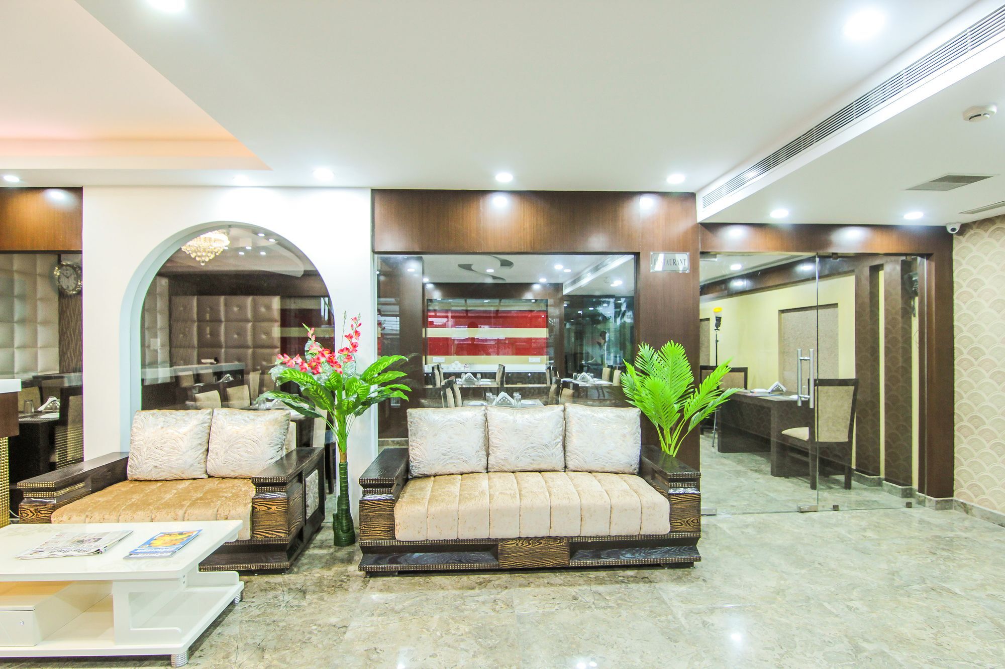 Hotel Ss Grand Lucknow Ngoại thất bức ảnh
