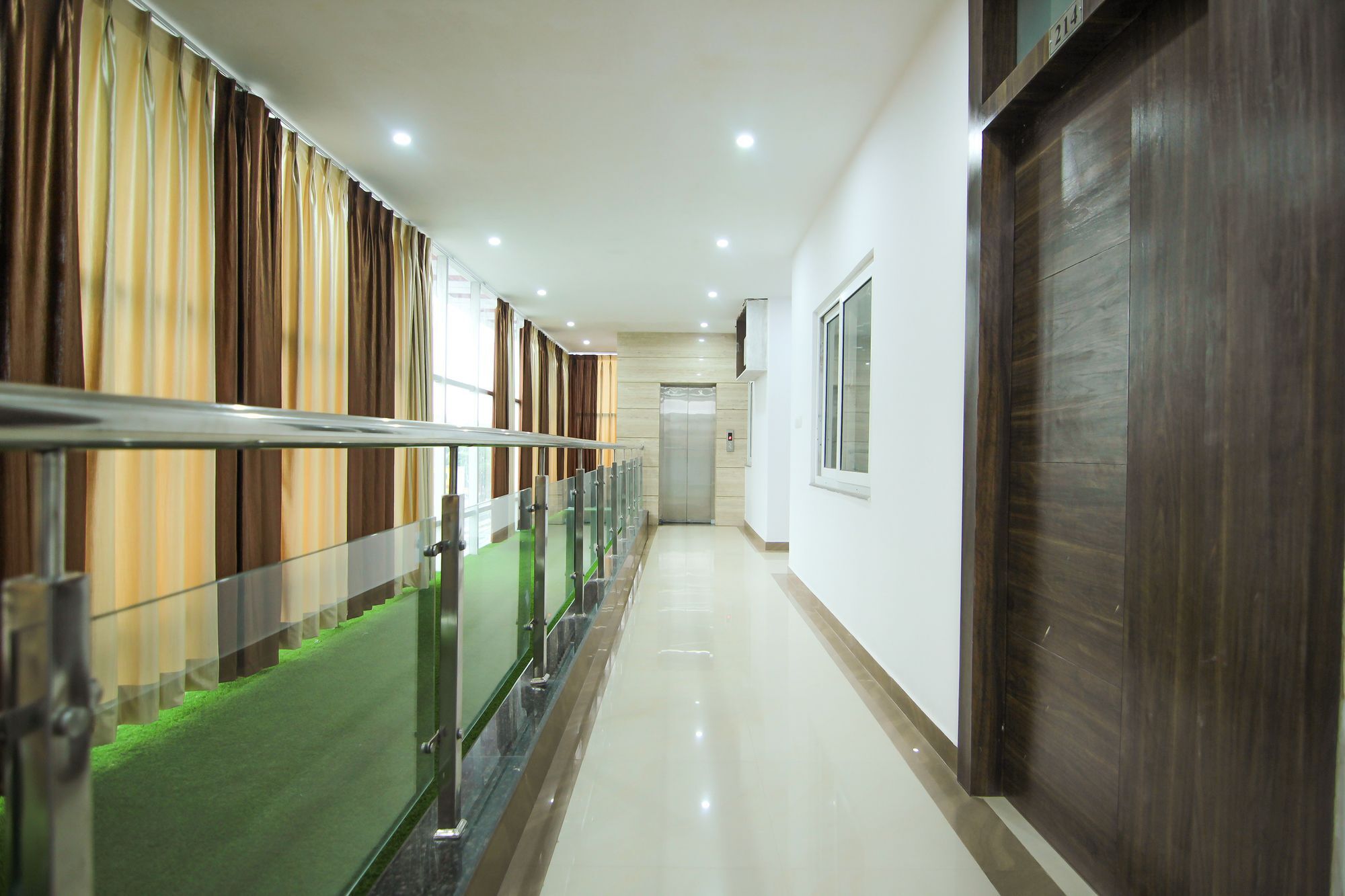 Hotel Ss Grand Lucknow Ngoại thất bức ảnh